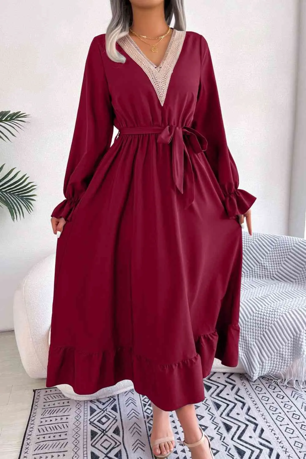 Contrast Belted Flounce Sleeve Dress