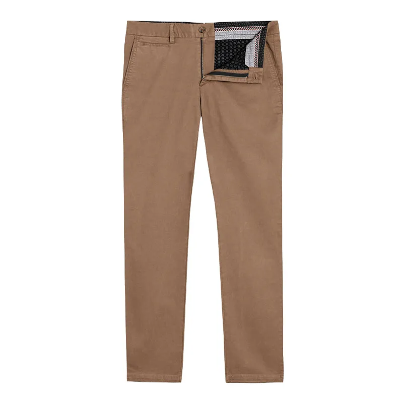 Feel Good Chinos in Smooth Oak